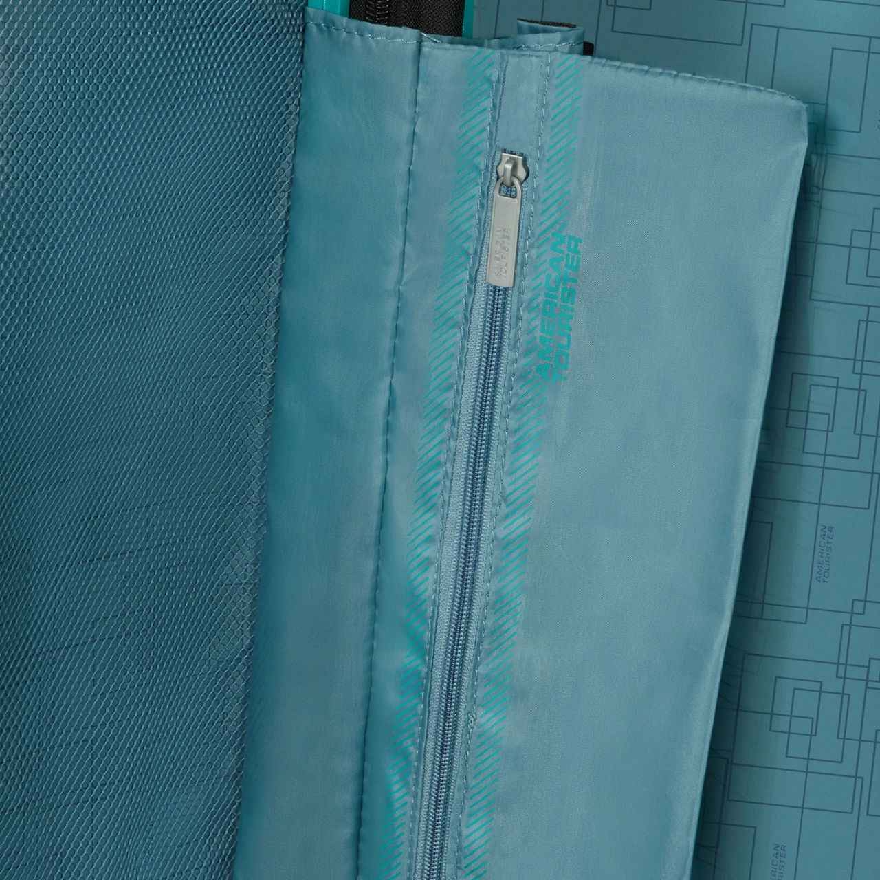 American Tourister Aerostep Expandable Large Suitcase - 77cm 6 American Tourister Aerostep Expandable Large Suitcase - 77cm - Image 6