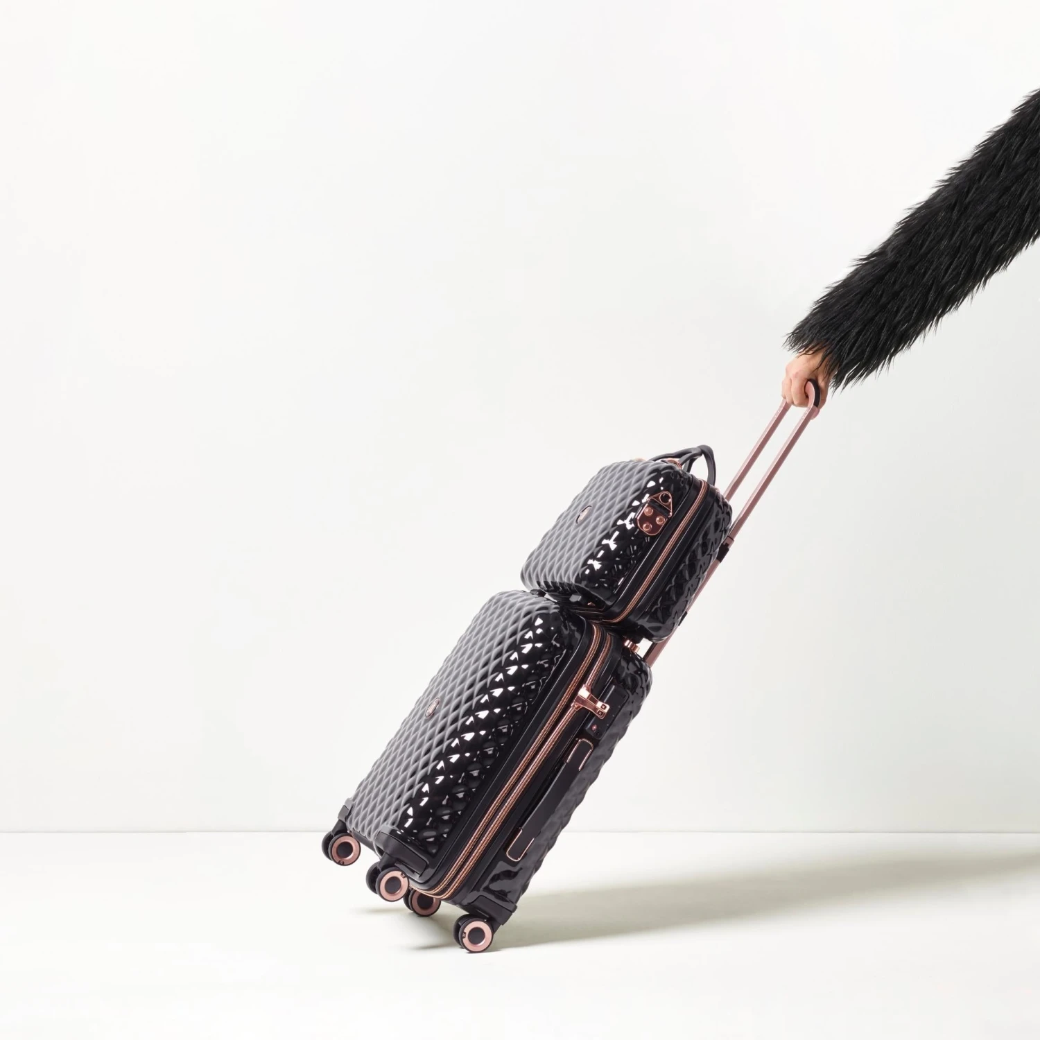 IT Luggage Glitzy - Cabin (Black) 6 IT Luggage Glitzy - Cabin (Black) - Image 6