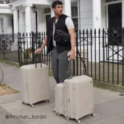 IT Luggage Spontaneous - Large (Feather Grey) -Travel Storage 3 fc52d954 b43f 4692 a16f 45e6b20db906