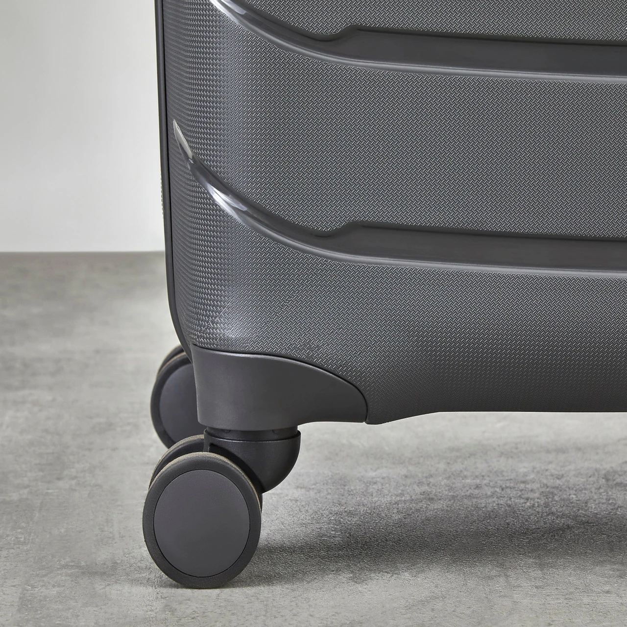 Rock Prime 4 Wheel Exp Cabin Suitcase - 56cm 12 Rock Prime 4 Wheel Exp Cabin Suitcase - 56cm - Image 12