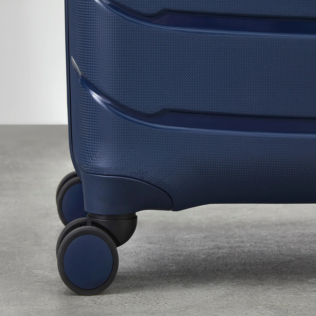 Rock Prime 4 Wheel Exp Large Suitcase - 75cm 19 Rock Prime 4 Wheel Exp Large Suitcase - 75cm - Image 19