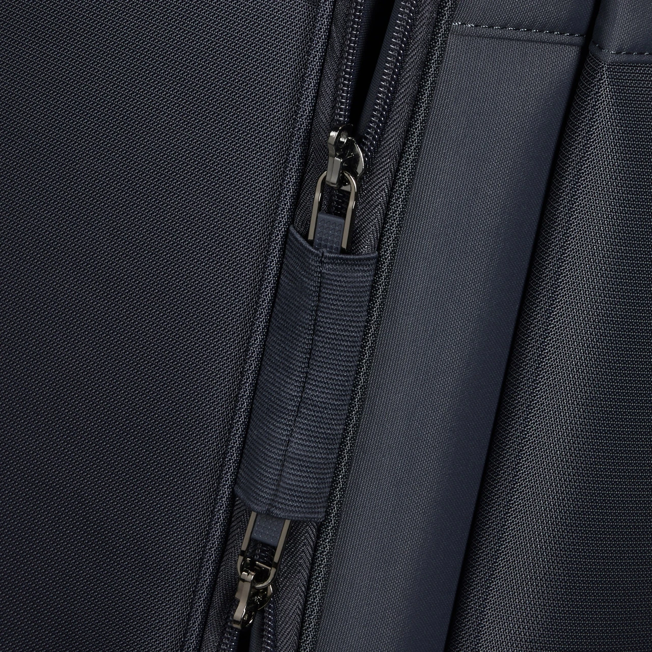 Samsonite Airea 4 Wheel Expandable Large Suitcase - 78cm 9 Samsonite Airea 4 Wheel Expandable Large Suitcase - 78cm - Image 9